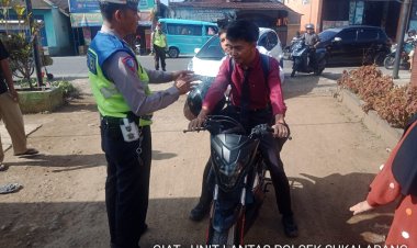 Polisi BerikanTeguran Humanis Kepada Pelanggar Ciptakan Kamseltibcarlantas