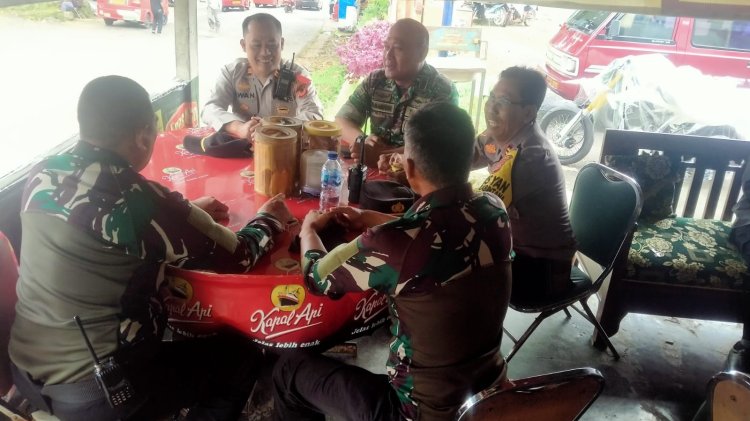 Sinergitas, TNI – POLRI Bersama-sama Gelar Patroli Sambang Masyarakat