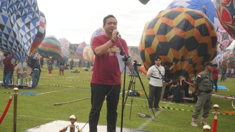 Meriahkan Cuti Idul Fitri dengan Festival Balon Udara, Langit Kota Pekalongan Pesta Warna