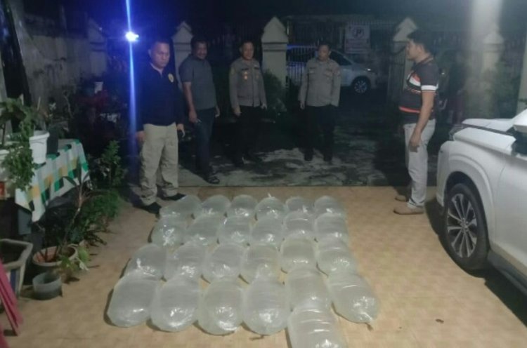 Kepolisian Polres Bitung Gagalkan Ratusan Liter Miras