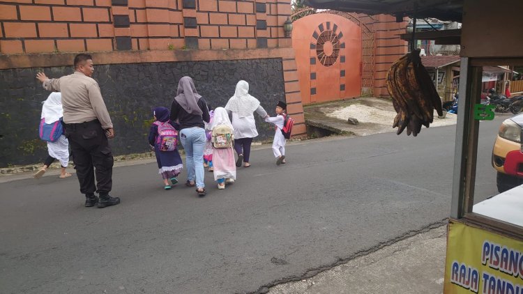 Patroli Polsek Sukabumi Lakukan Pemantauan Aktivitas Masyarakat