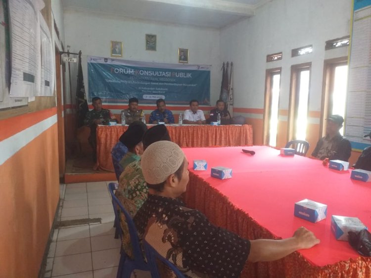 Bhabinkamtibmas Desa Sukalarang Hadiri Kegiatan Forum Konsultasi Publik (FKP)