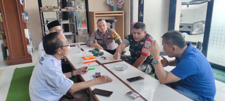 Sinergitas TNI Polri Bhabinkamtibmas Bersama Bhabinsa Melaksanakan Sambang Warga Binaan.