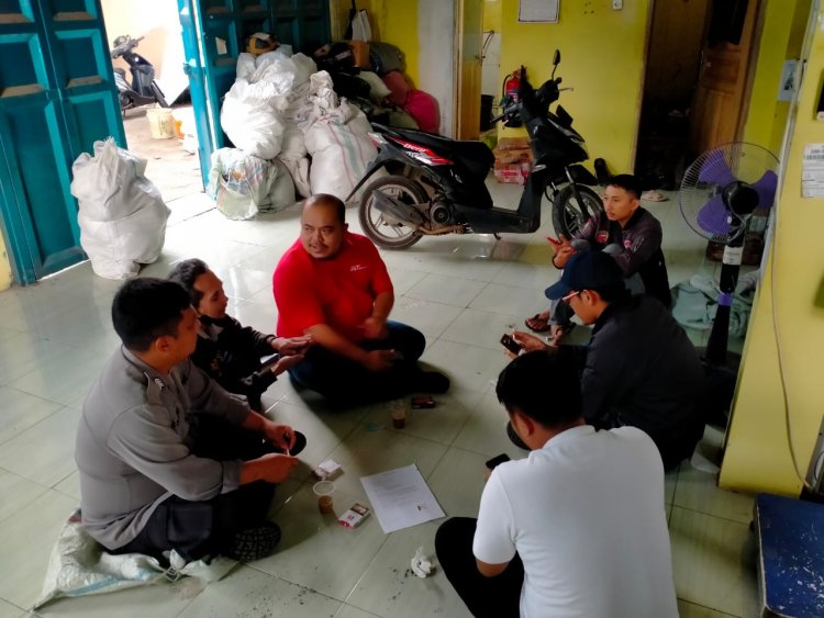 Bhabinkamtibmas Desa Pasirhalang Melaksanakan Patroli Dialogis Dengan Warga Binaanya