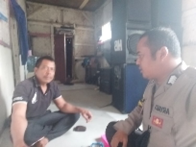 Bhabinkamtibmas Sampaikan Pesan Kamtibmas kepada Warganya Dalam Giat Sambang