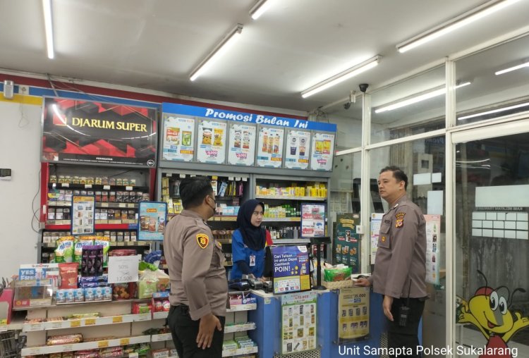 Kontrol Minimarket, Menjadi Rutinitas Personel Patroli Polsek Sukalarang Cegah Gukamtibmas