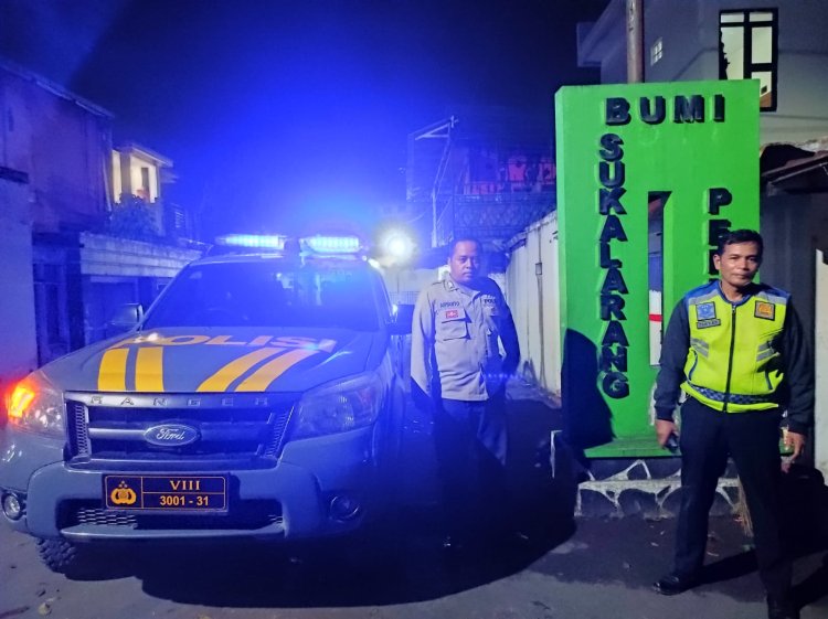 Patroli malam Polsek Sukalarang mobile ke Perumahan warga