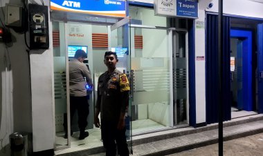 Polsek Sukalarang Kontrol Mesin ATM Saat Berpatroli KRYD