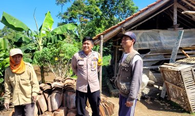 Jaga Wilayah Binaan Kondusif, Bhabinkamtibmas Desa Sukalarang Giatkan Sambang