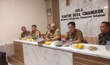 Kapolsek Sukalarang Hadiri Kegiatan Rapat Perbaikan Jalan Cipamingkis Desa Cimangkok