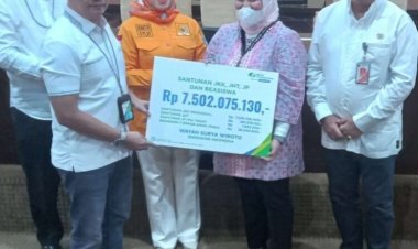 Senator DKI Jakarta  Sylviana Murni Saksikan Ahli waris Terima Santunan Rp7,5 milliar dari BPJamsostek