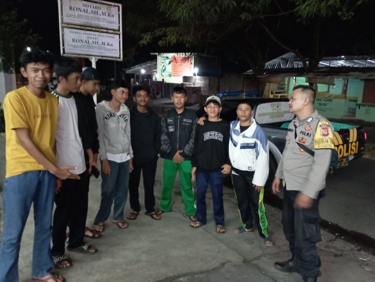 Patroli Dialogis Kamtibmas Malam Hari Polsek Kebon Pedes