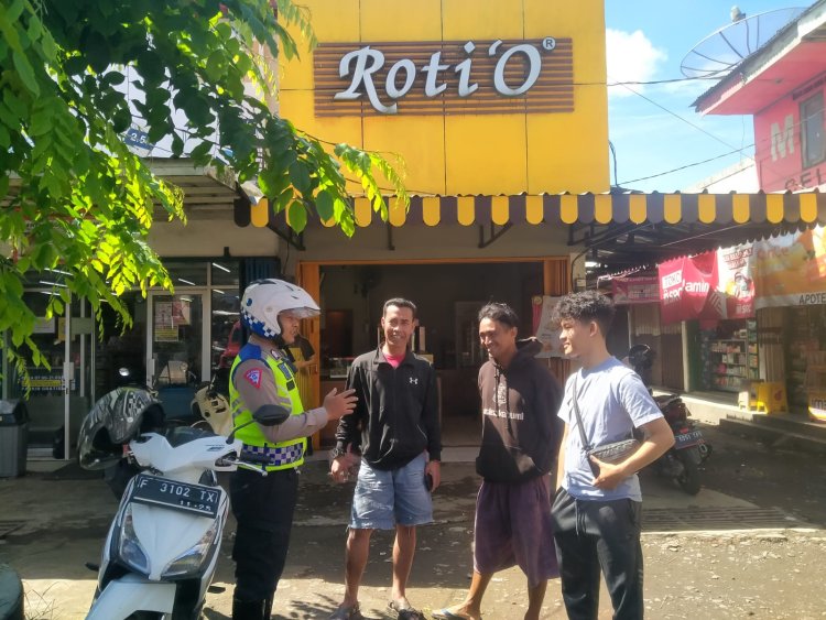 Teguran Humanis Kepada Pengendara Sepeda Motor Yang Tidak Menggunakan Helm