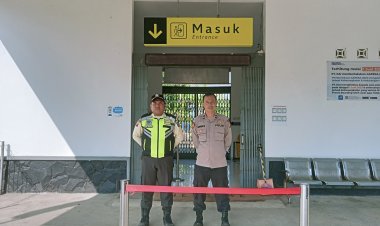 Berikan Rasa Aman Kepada Warga, Polsek Cireunghas Laksanakan Patroli Ke Stasiun Kereta Api Gandasoli