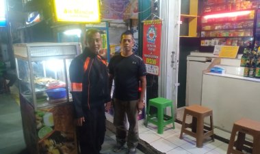 Lakukan Patroli Dialogis Malam Hari, Polsek Warudoyong Sambangi Warga