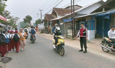 Unit Samapta Polsek Cireunghas,Rutin Laksanakan Gatur Lalin
