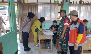 Polwan Bhabinkamtibmas Polsek Warudoyong Jalin Sinergitas Dengan Babinsa Dalam Pemilihan Ketua RW