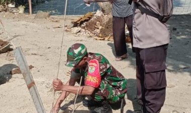 Sinergitas TNI-POLRI,Bhabinkamtibmas Bersama Babinsa Laksanakan Kerja Bakti Bersama Warga