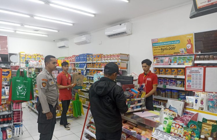 Cegah Aksi Kriminalitas, Personil Unit Samapta Polsek Cireunghas Laksanakan Patroli Ke Minimarket