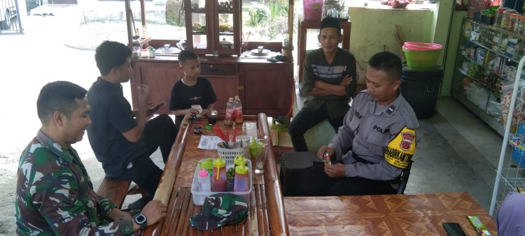 Bentuk Sinergitas TNI – Polri, Bhabinkamtibmas Bersama Babinsa Melaksanakan Sambang Warga Binaan