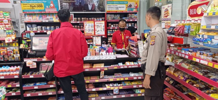 Mini Market Menjadi Sasaran Pelaksanaan Patroli Unit Samapta Polsek Cireunghas