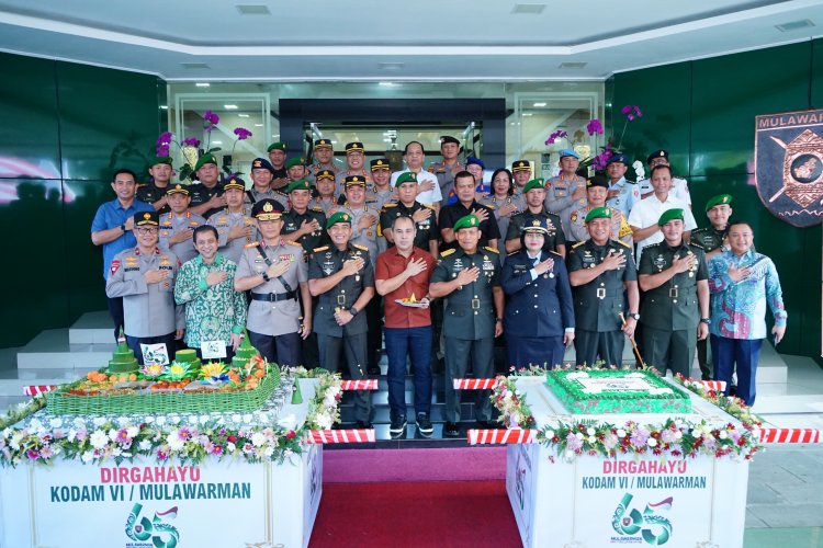 HUT Kodam VI/MLW ke-65 Tahun, Kapolda Kaltim Beri Kejutan ke Pangdam