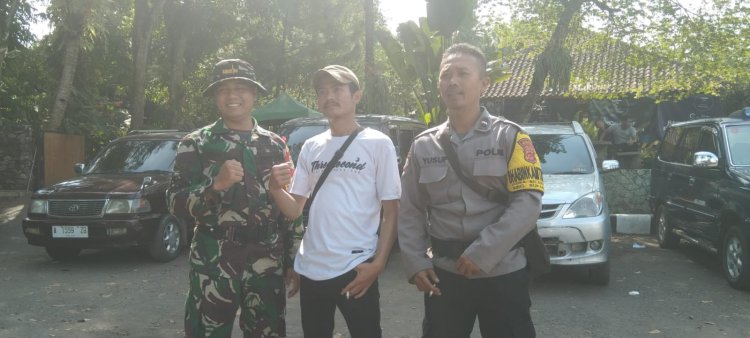Sinergitas TNI-Polri Melaksanakan Patroli Sambang Di Wilayah Desa Binaan