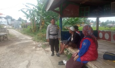Jaga Silaturahmi, Bhabinkamtibmas Polsek Cisaat Sambangi Warganya