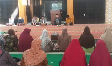 Tingkatkan Keimanan, Kapolsek Sukalarang Ikuti Pengajian Rutin