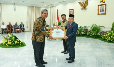 Menteri Basuki Terima Penghargaan Adhikarya Utama Pembangunan Pertanian