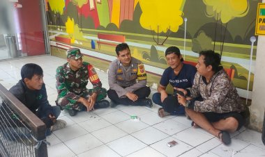 Dekati Warga, Bhabinkamtibmas Bersinergi Dengan Babinsa Untuk Lakukan Sambang
