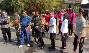 Polsek Tenggilis Mejoyo Tanam Pohon di Kutisari