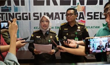 Proses Penahanan Tersangka Dugaan Tindak Pidana Korupsi Hibah Pemprov Sumsel TA 2021 Untuk KONI