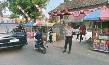 Wujud Pengabdian,Polsek Cireunghas Laksanakan Pelayanan Prima Gatur Lalin