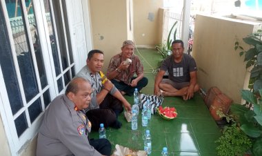 Sambangi Warga, Panit Binmas Dan Bhabinkamtibmas Sampaikan Pesan Kamtibmas