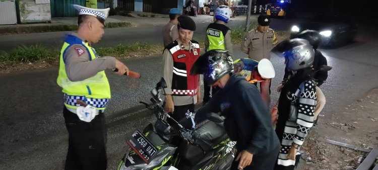 Hampir Setiap Malam Kapolsek Beserta Anggota Terus Melaksanakan Patroli Gabungan Skala Besar Dengan Jajaran Polsek Rayon Timur