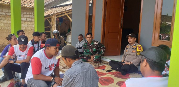 Sinergitas TNI-Polri Melaksanakan Patroli Sambang Di Wilayah Desa Binaan