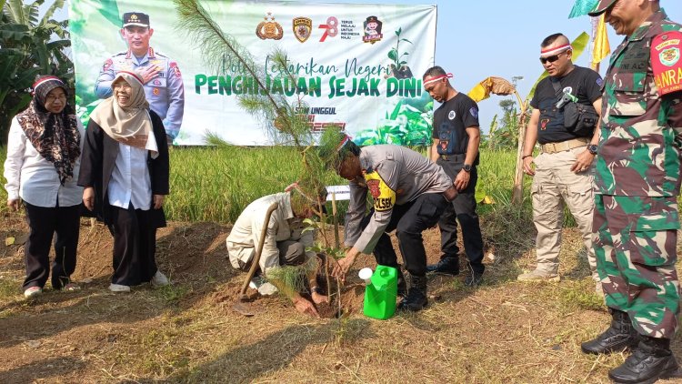 Forkopimcam Sukabumi Lestarikan Lingkungan Dengan Penanam Bibit Pohon