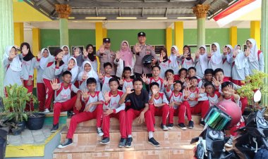 Police Goes to school,  Sat Binmas Polres Pesawaran titip Pesan Kamseltibcar lantas dan Cegah Kenakalan Remaja.