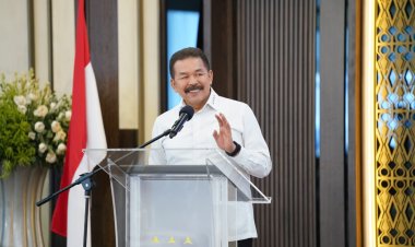 Membangun Komunikasi Publik dengan  Beragam Platform Media