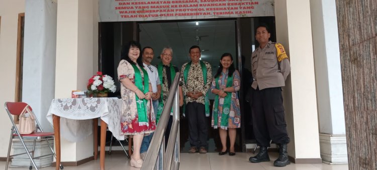 Anggota Polsek Sukaraja laksanakan Minggu Kasih yang kali ini dilaksanakan di GKP Pasundan