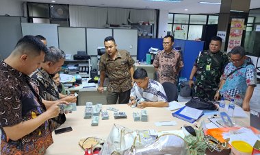 Tim Penyidik Melakukan Penggeledahan dan Penyitaan  di 3 Tempat dalam Perkara Tol Japek