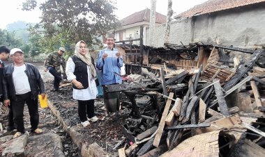 Ikut Prihatin Terhadap Warganya, Kades Semplak Tinjau Lokasi Kebakaran