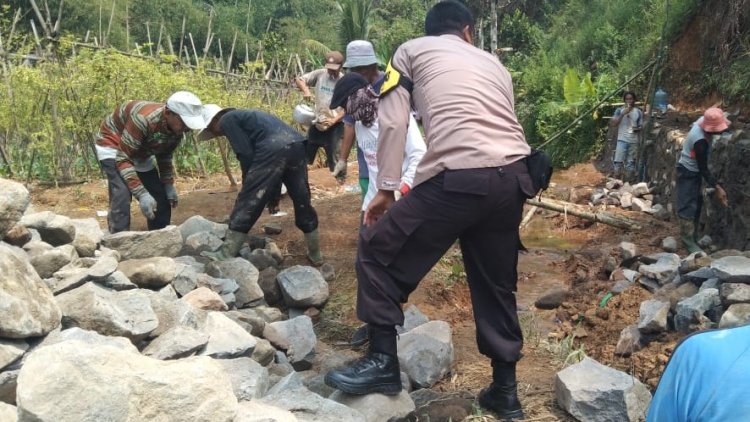 Bhabinkamtibmas Polsek Sukabumi Sambangi Serta Monitoring Kegiatan Masyarakat