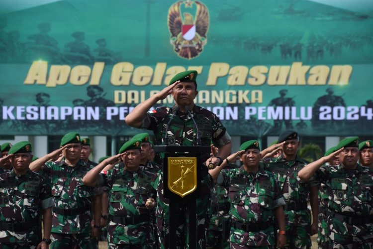 Prajurit Kodam XIII/Merdeka Ikuti Apel Gelar Pasukan Dalam Rangka Kesiapan Pam Pemilu 2024