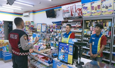 Ciptakan Kamtibmas Yang Kondusif,Polsek Cireunghas Laksanakan Patroli Dialogis Ke Mini Market