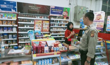 Cegah Aksi Kejahatan,Polsek Cireunghas Gencar Laksanakan Patroli Mini Market