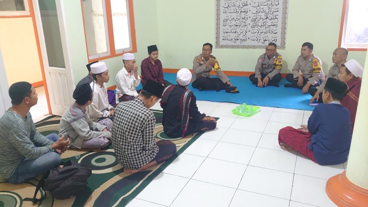 Kapolsek Sukabumi  Gelar Ngariung Sareng Di Kampung Binong