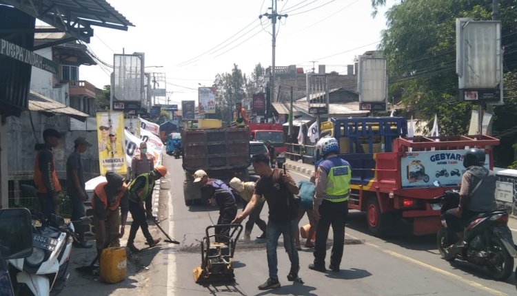 Perbaikan Jalan Raya Sukaraja, Kanit Lantas Polsek Sukaraja antisipasi Kemacetan