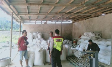 Wujudkan Keamanan Yang Kondusif, Polsek Cireunghas Laksanakan Patroli Dialogis